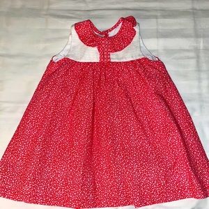 Beautiful armed dress with detail